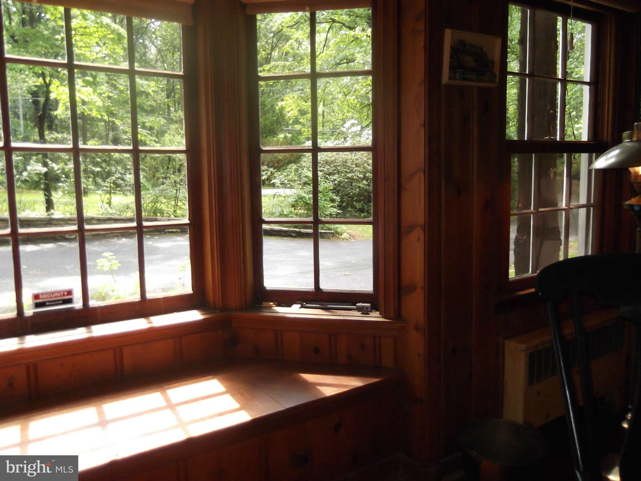3014 Caves Road Owings Mills, MD 21117 - Photo 13 of 25 Library Windowseat