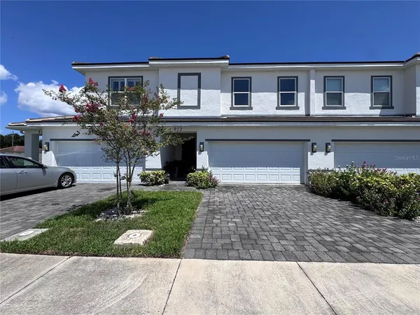 $270,000 | 922 Centaury Drive, Kissimmee, FL 34759