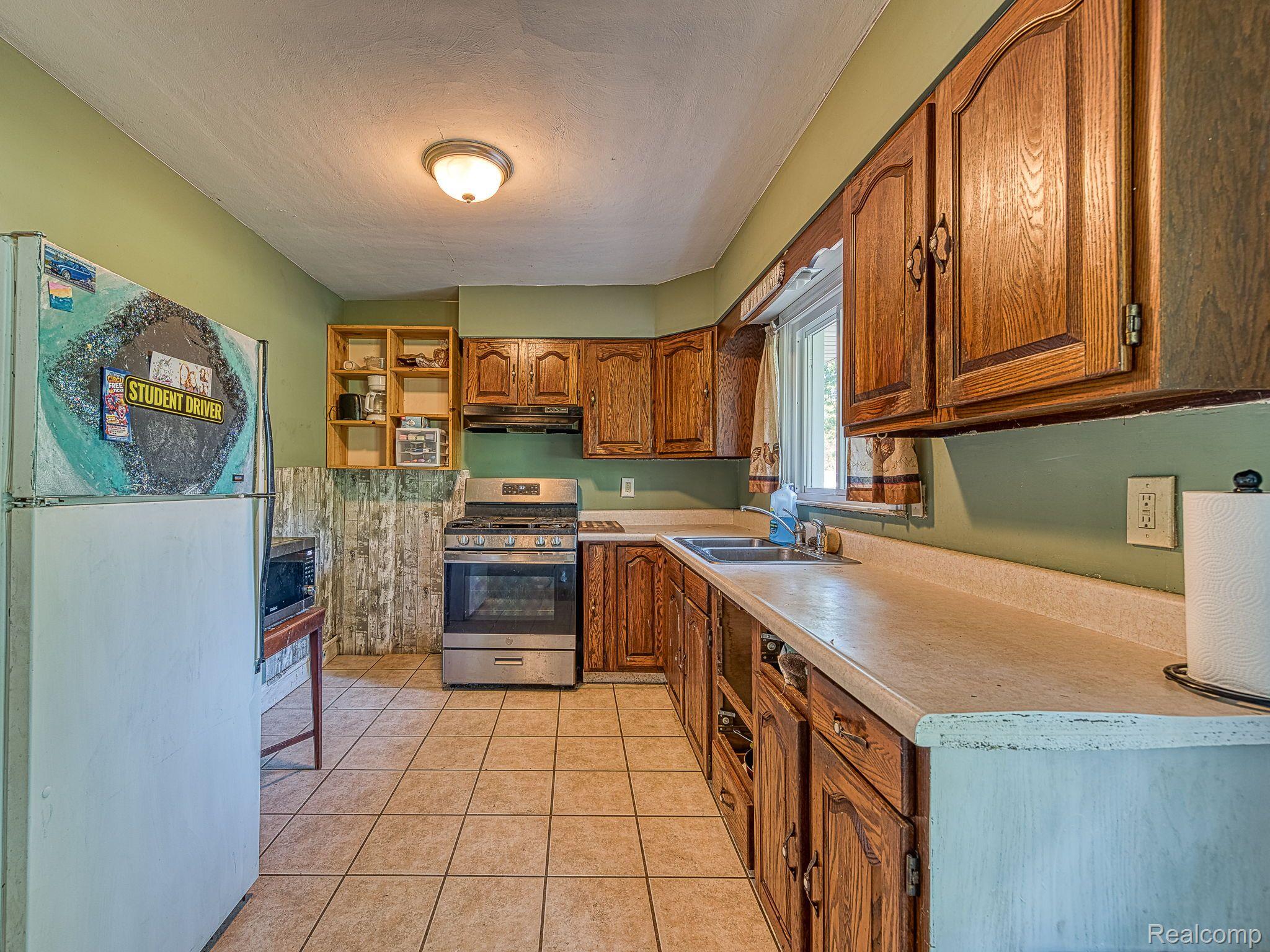 3844 Deerfield Road Adrian, MI 49221 - Photo 2 of 29 Gallery Image 2