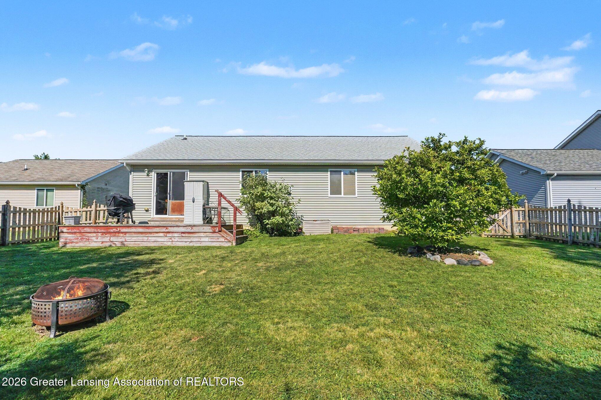 301 Ware Street Mason, MI 48854 - Photo 8 of 13 008_file_5804