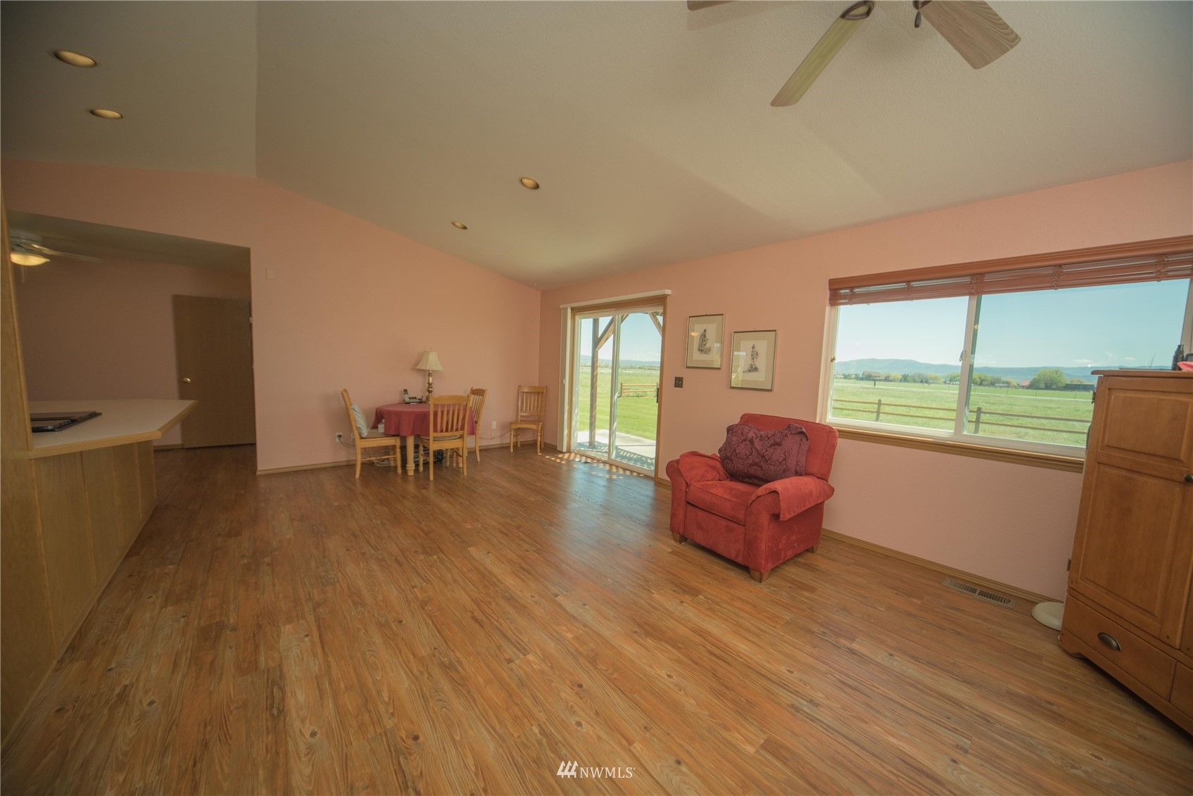 1970 Game Farm Road Ellensburg, WA 98926 - Photo 3 of 32 Gallery Image 3