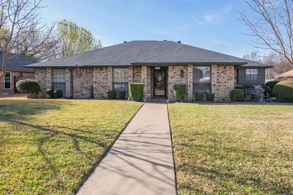 $385,000 | 6620 Diamond Ridge Drive, North Richland Hills, TX 76180