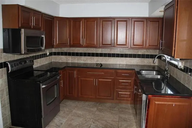 $2,499 | 8005 West 149th Street, Overland Park, KS 66223