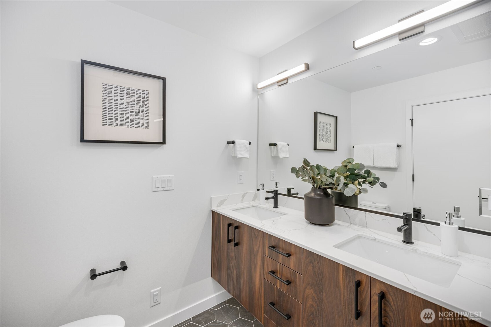 2108 1st Avenue North Seattle, WA 98109 - Photo 23 of 30
