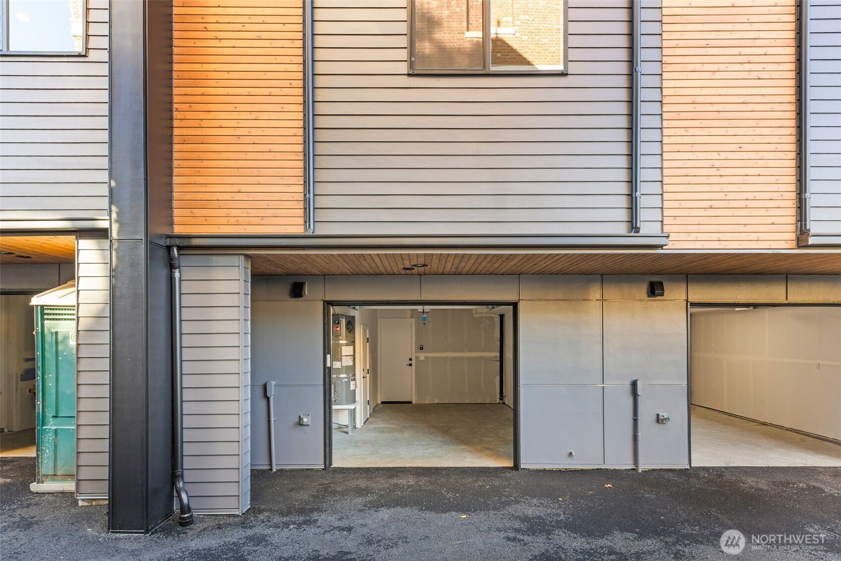2108 1st Avenue North Seattle, WA 98109 - Photo 29 of 30