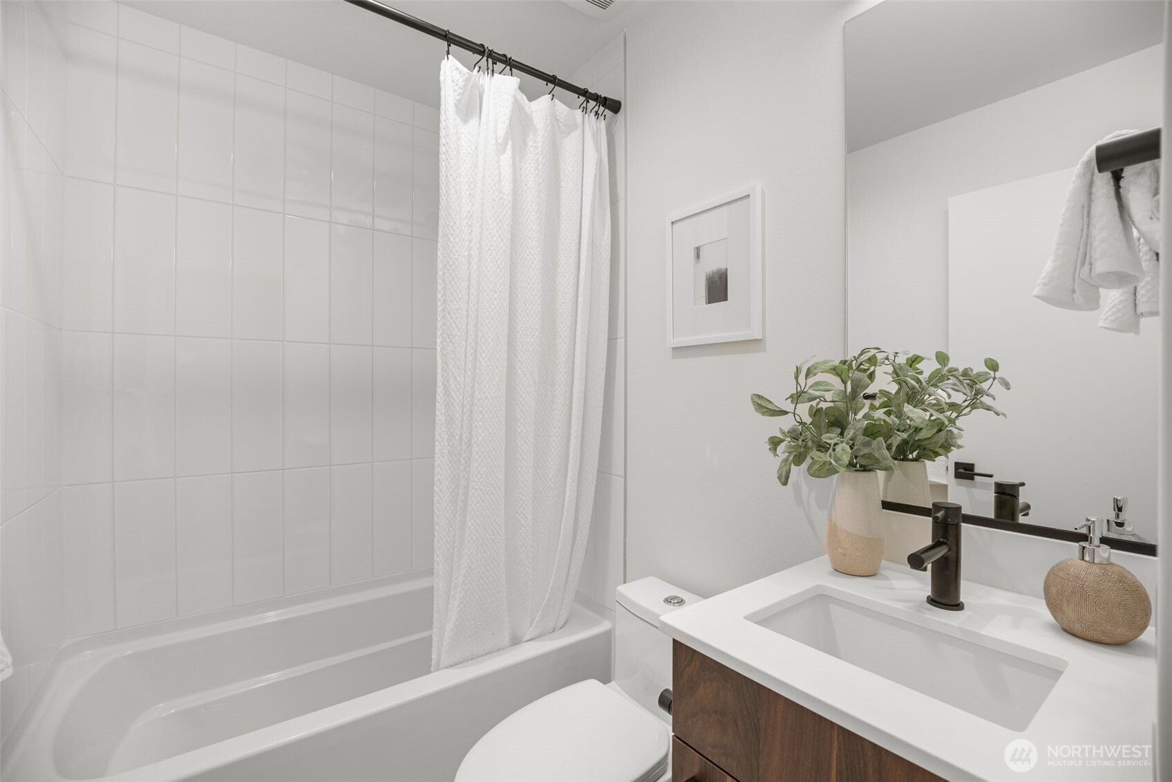 2108 1st Avenue North Seattle, WA 98109 - Photo 7 of 30