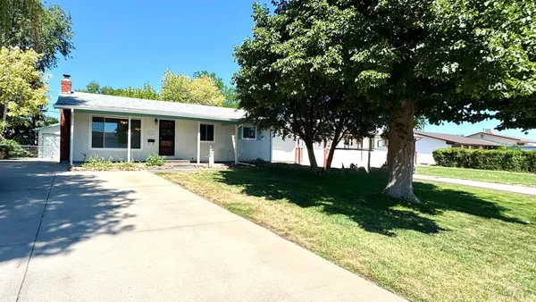 $325,000 | 2127 Ridgewood Lane, Pueblo, CO 81005