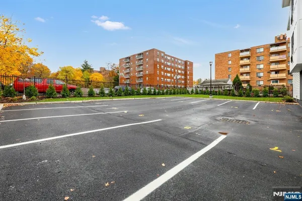 $3,150 | 74 Clarendon Place, Unit 202, Hackensack, NJ 07601