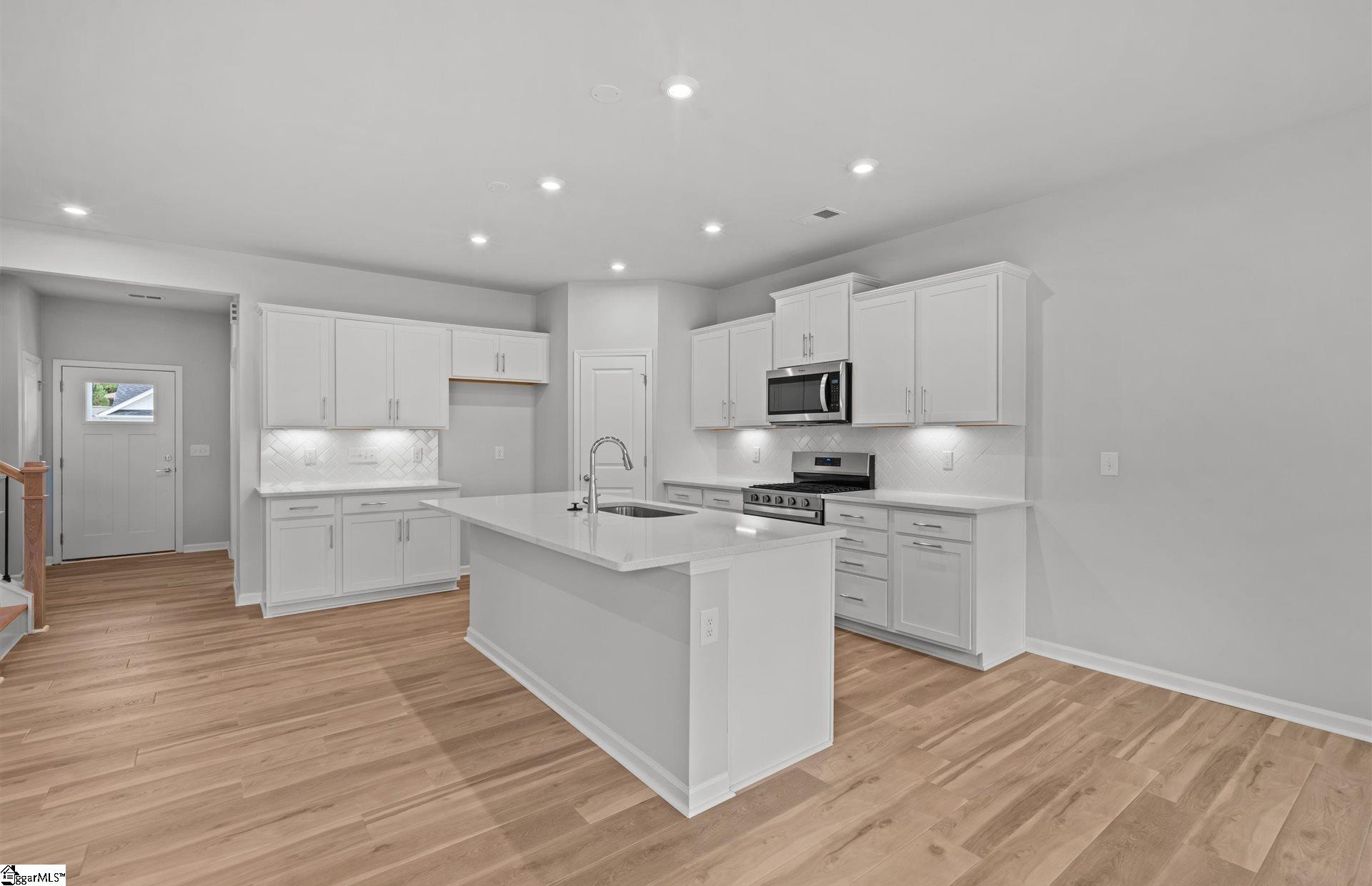 301 Indigo Circle Easley, SC 29642 - Photo 9 of 32