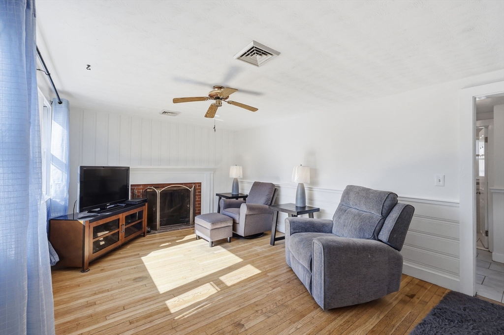 26 Howes Road Yarmouth, MA 02664 - Photo 9 of 42