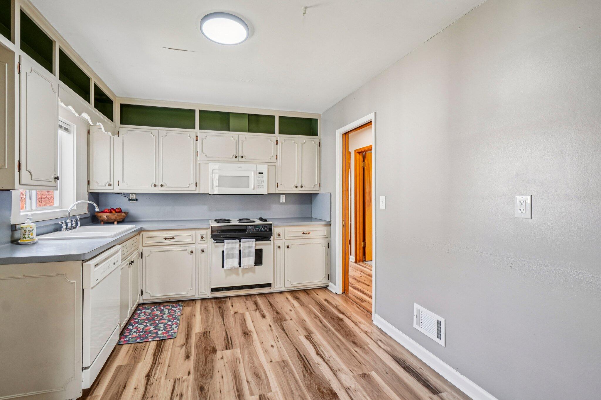 682 Budlong Street Adrian, MI 49221 - Photo 11 of 33 11-web-or-mls-Budlong St-S3103-011