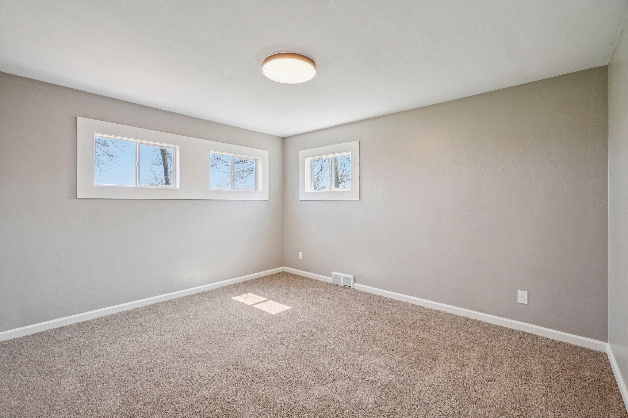 682 Budlong Street Adrian, MI 49221 - Photo 17 of 33 17-web-or-mls-Budlong St-S3103-017