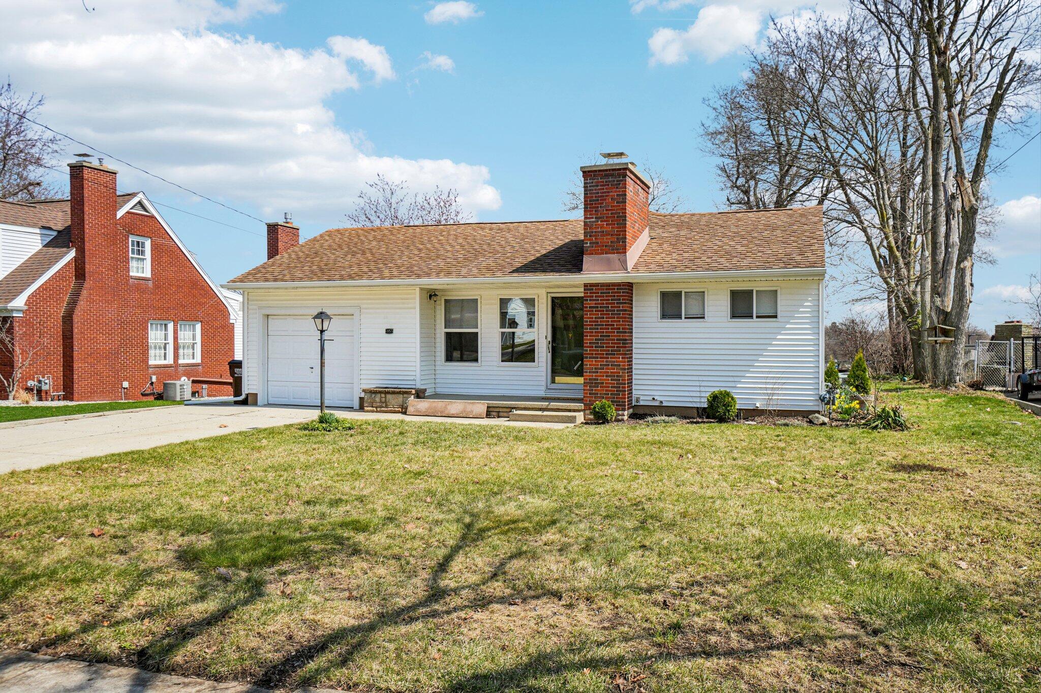 682 Budlong Street Adrian, MI 49221 - Photo 3 of 33 3-web-or-mls-Budlong St-S3103-003