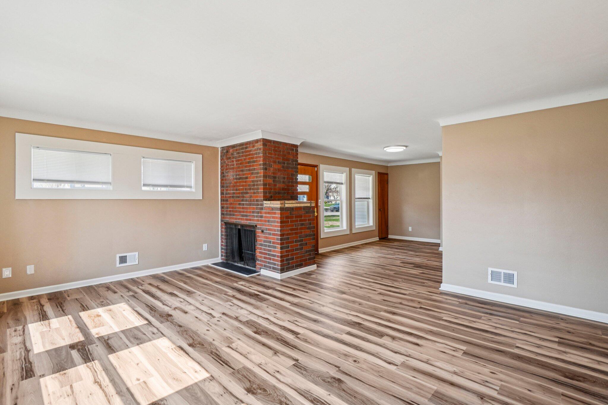 682 Budlong Street Adrian, MI 49221 - Photo 7 of 33 7-web-or-mls-Budlong St-S3103-007