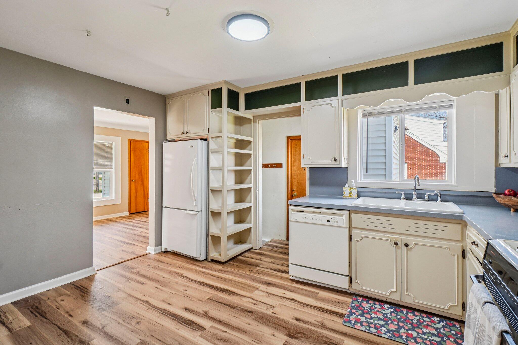 682 Budlong Street Adrian, MI 49221 - Photo 10 of 33 10-web-or-mls-Budlong St-S3103-010