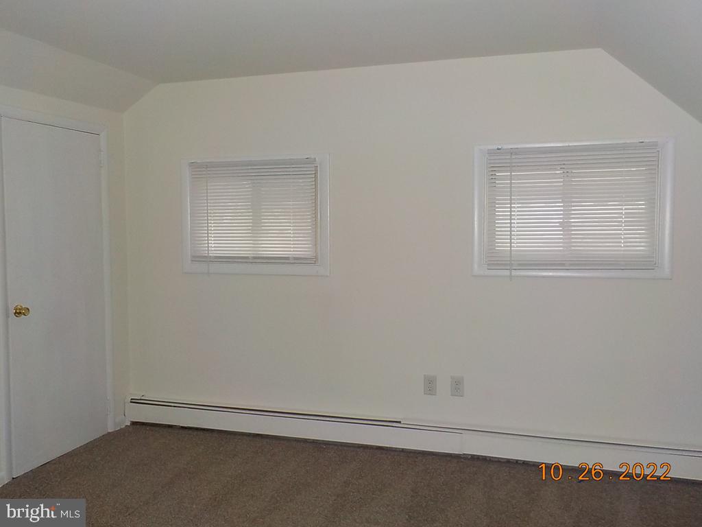 1109 Montgomery Road Wilmington, DE 19805 - Photo 9 of 11 an empty room with a empty space