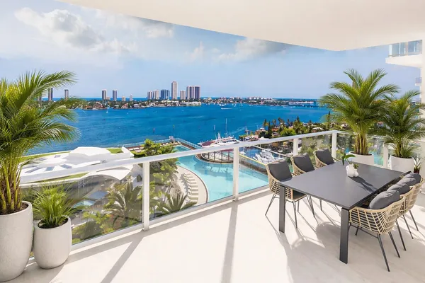 $9,999 | 220 Lake Shore Drive, Unit 802, Lake Park, FL 33403