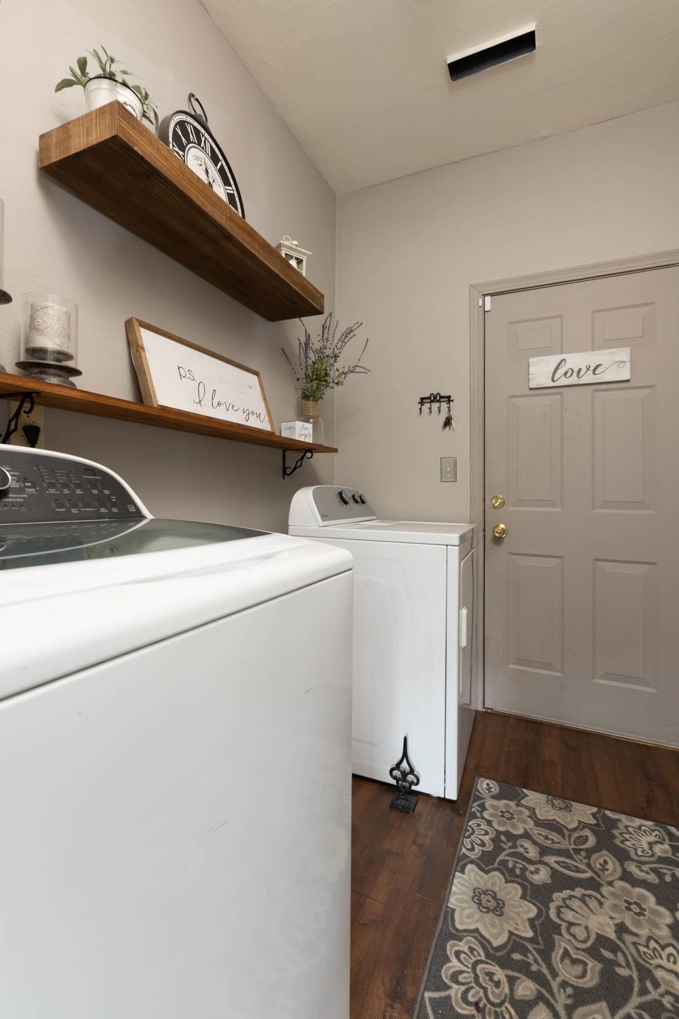10023 Tybow Trail Roscoe, IL 61073 - Photo 18 of 20 a utility room with dryer and washer