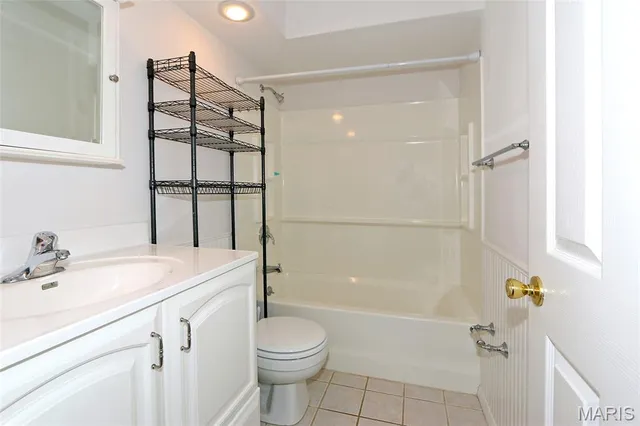 $579,000 | 500 Beaucaire Drive, Warson Woods, MO 63122