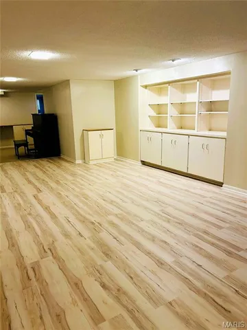 $579,000 | 500 Beaucaire Drive, Warson Woods, MO 63122