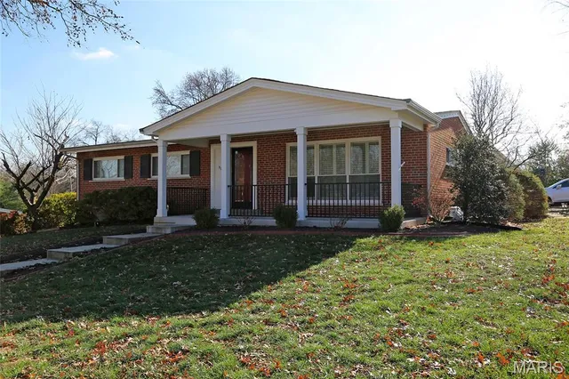 $579,000 | 500 Beaucaire Drive, Warson Woods, MO 63122