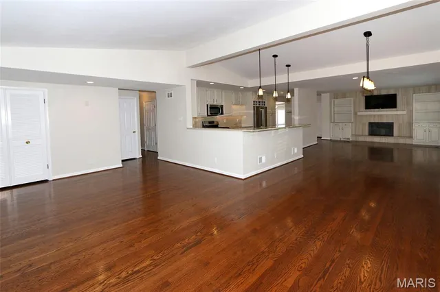$579,000 | 500 Beaucaire Drive, Warson Woods, MO 63122