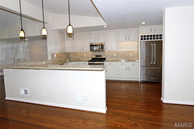 $579,000 | 500 Beaucaire Drive, Warson Woods, MO 63122