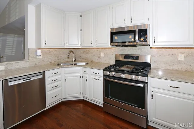 $579,000 | 500 Beaucaire Drive, Warson Woods, MO 63122