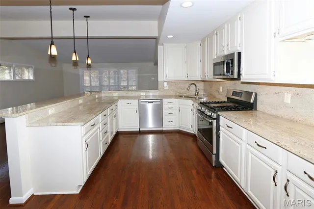 $579,000 | 500 Beaucaire Drive, Warson Woods, MO 63122