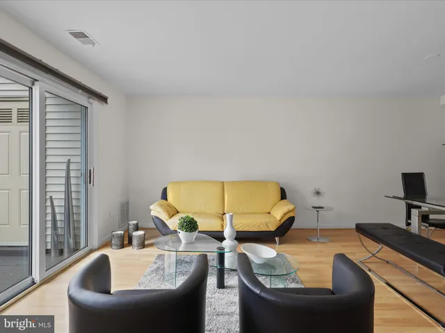 $489,950 | 8068 Dulciana Court, Springfield, VA 22153