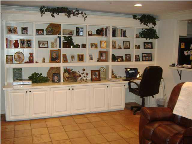 101 Swallow Drive Brandon, MS 39047 - Photo 16 of 21 Built-in Bookcases