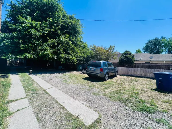 $330,000 | 2038 Tulsa Street, Modesto, CA 95358
