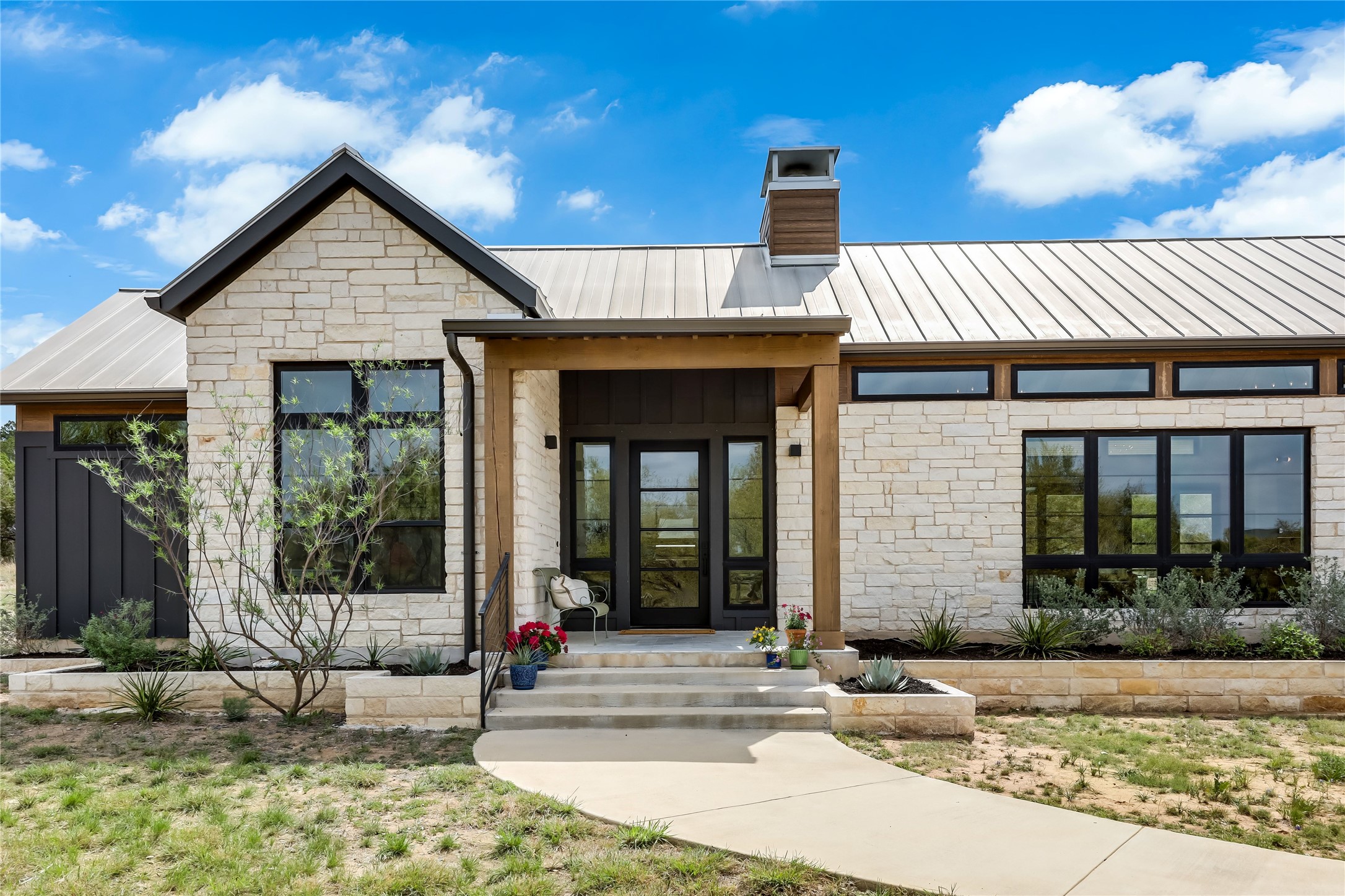 a view of a house with outdoor space