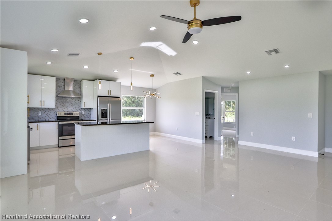 2732 West Reeves Road Avon Park, FL 33825 - Photo 6 of 28 Gallery Image 6