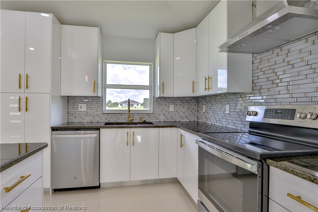 2732 West Reeves Road Avon Park, FL 33825 - Photo 7 of 28 Gallery Image 7