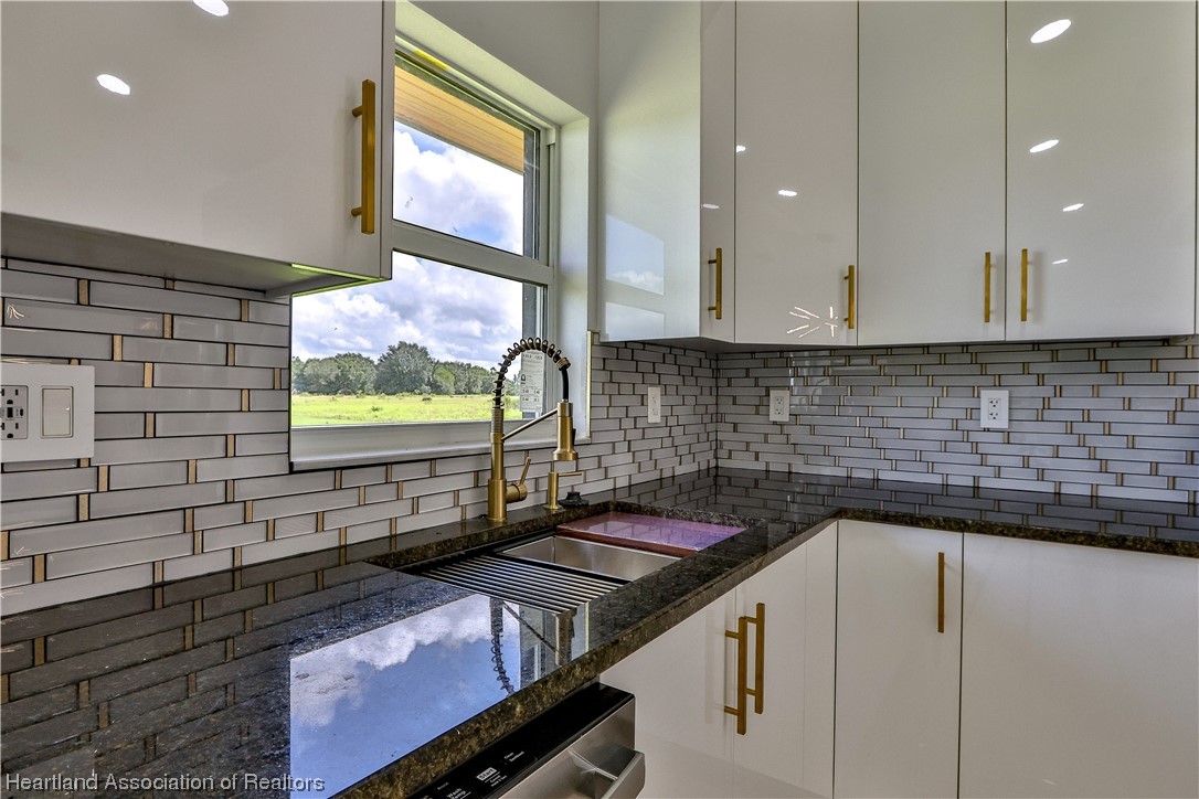 2732 West Reeves Road Avon Park, FL 33825 - Photo 9 of 28 Gallery Image 9