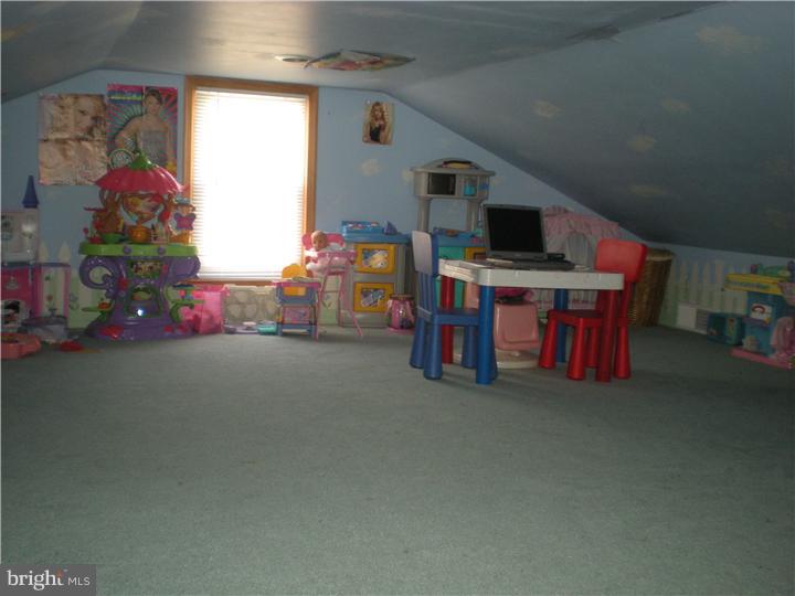 13011 Sewell Road Philadelphia, PA 19116 - Photo 12 of 15
