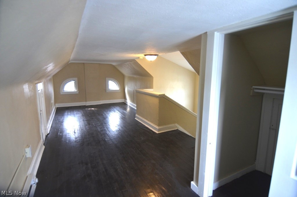 3251 Berkeley Road Cleveland, OH 44118 - Photo 6 of 18