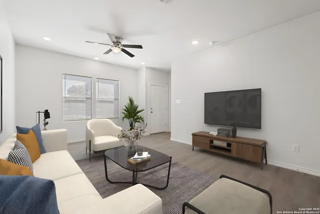 $1,500 | 8719 Wurzbach Road, Unit 201, San Antonio, TX 78240