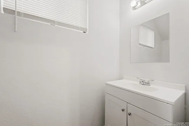 $1,500 | 8719 Wurzbach Road, Unit 201, San Antonio, TX 78240