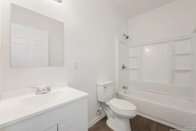 $1,500 | 8719 Wurzbach Road, Unit 201, San Antonio, TX 78240