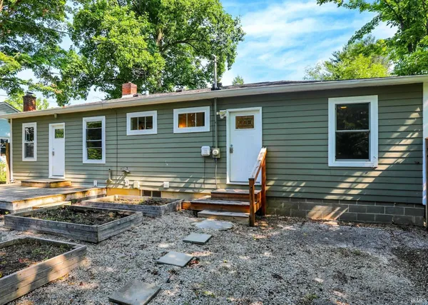 $2,900 | 1604 East University Street, Bloomington, IN 47401