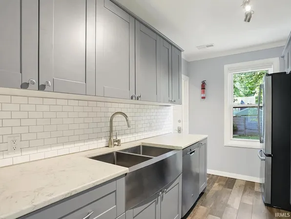 $2,900 | 1604 East University Street, Bloomington, IN 47401