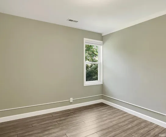 $2,900 | 1604 East University Street, Bloomington, IN 47401