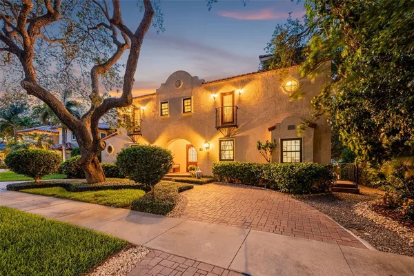 $1,950,000 | 322 Roebling Road South, Belleair, FL 33756