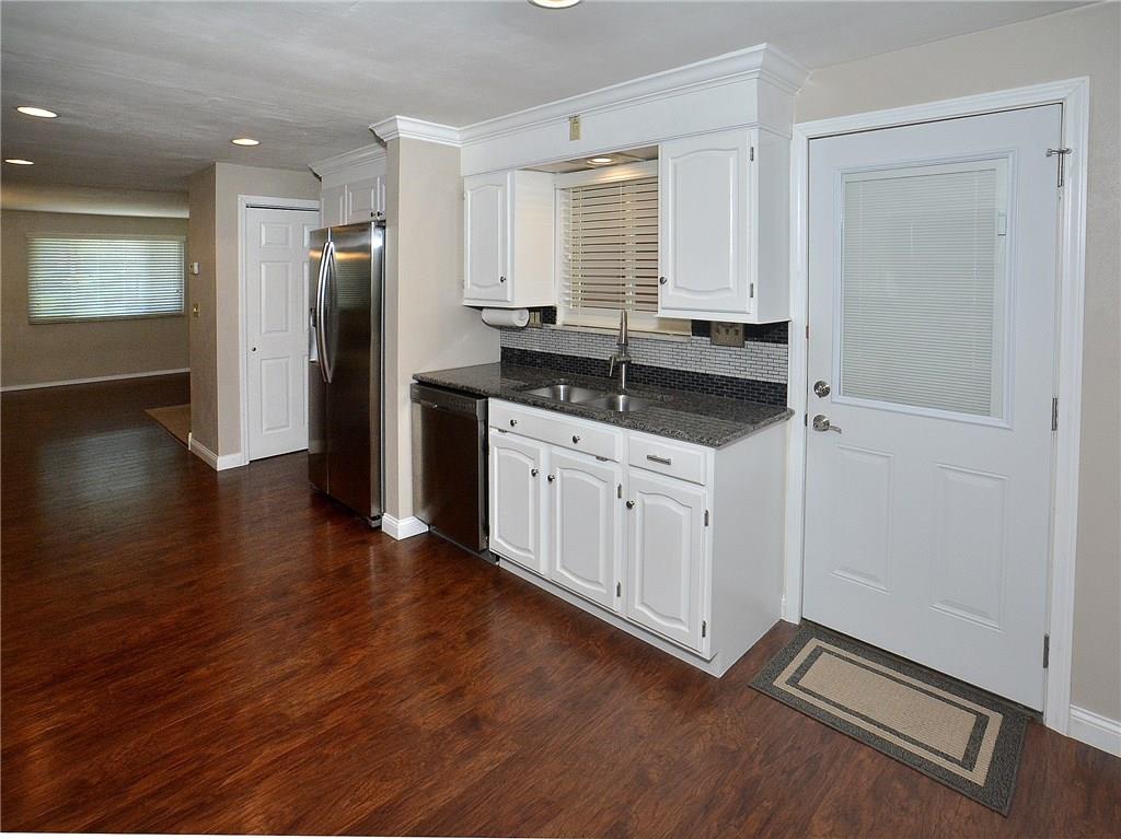 612 Winterberry Road Monroeville, PA 15146 - Photo 4 of 24 Gallery Image 4