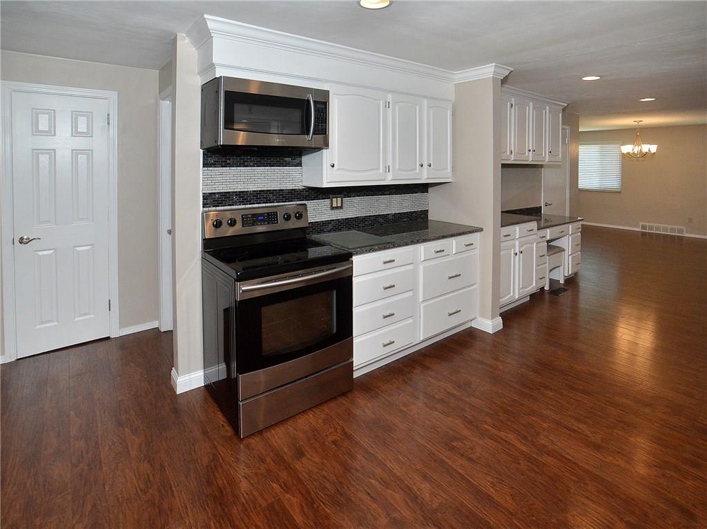 612 Winterberry Road Monroeville, PA 15146 - Photo 5 of 24 Gallery Image 5