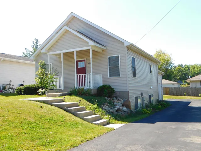 $374,900 | 6504 235th Avenue, Paddock Lake, WI 53168