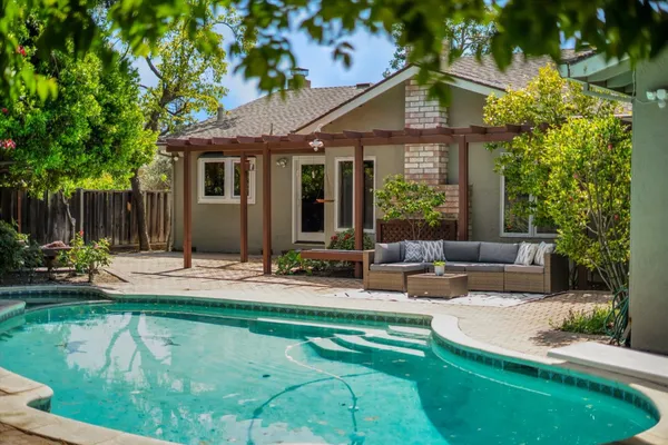 $3,288,000 | 18967 Palo Oaks Court, Saratoga, CA 95070