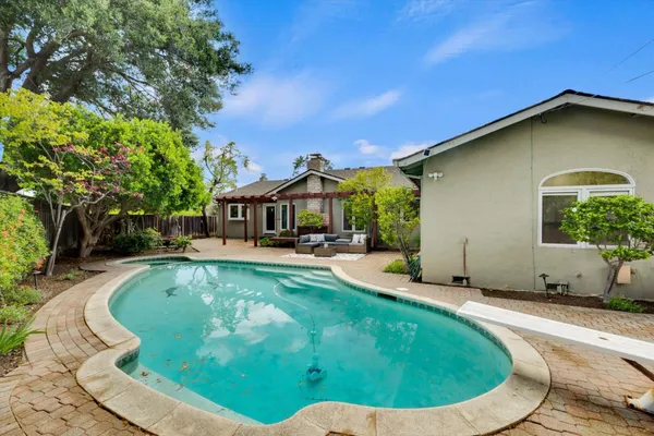 $3,288,000 | 18967 Palo Oaks Court, Saratoga, CA 95070